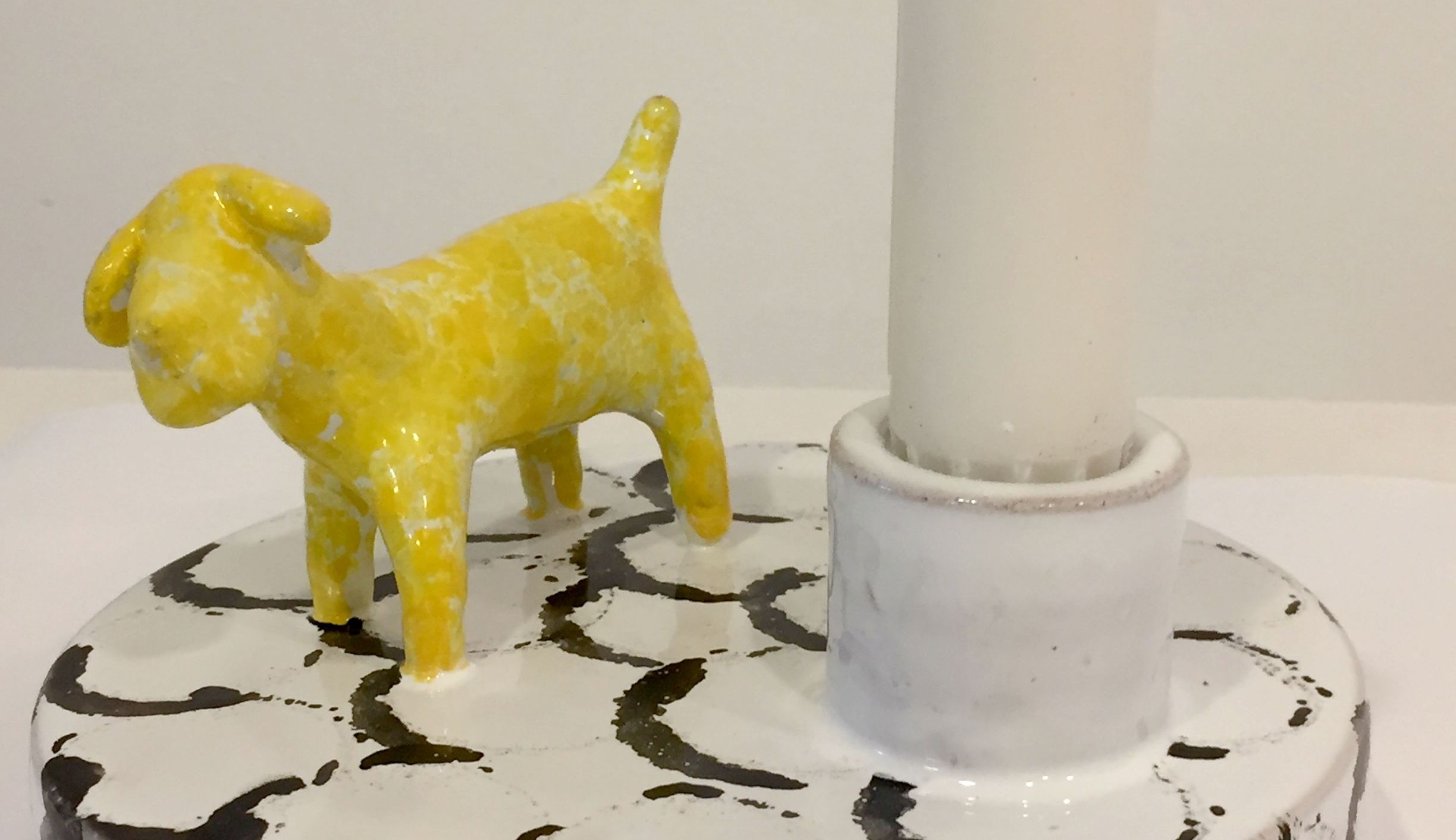Keramik ljusstake med hund